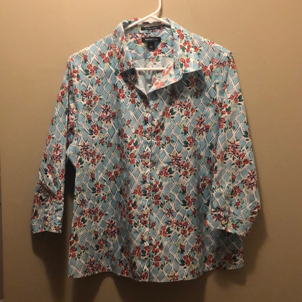 3/4 sleeve button down collared shirt